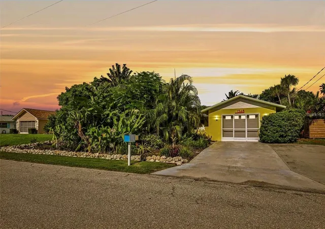 Single family home for sale at 1248 Jefferson Dr, ENGLEWOOD, FL 34224 | MLS# A4708403