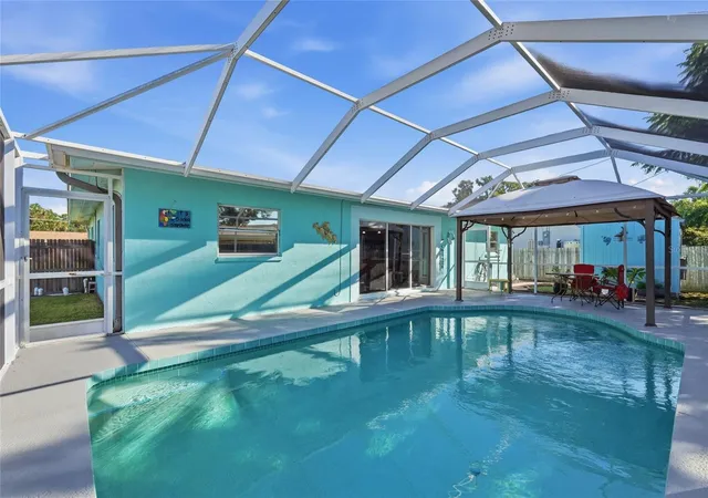 Photo 2 of Single family home for sale at 630 Darwin Rd, Venice, FL 34293 | MLS# A4708405 | Listing updated on 2026-10-23
