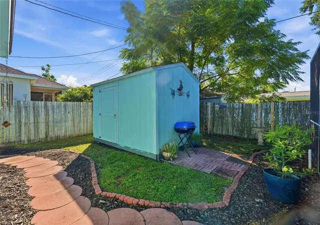 Photo 3 of Single family home for sale at 630 Darwin Rd, Venice, FL 34293 | MLS# A4708405 | Listing updated on 2026-10-23