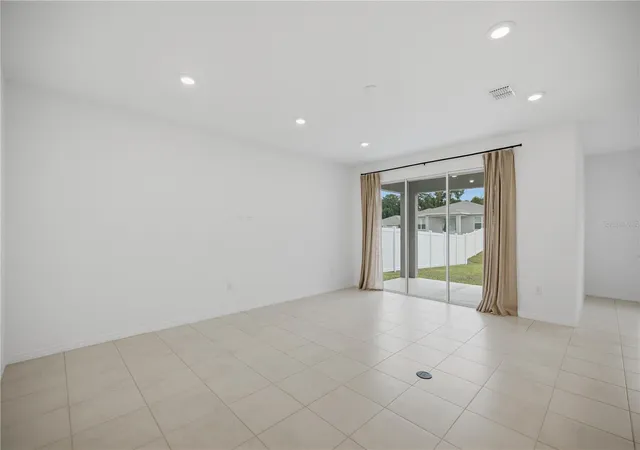 Photo 4 of Single family home for sale at 7118 SW 57th Lane, Ocala, FL 34474 | MLS# OM733407 | Listing updated on 2026-10-04