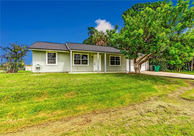 Photo 1 of Single family home for sale at 1131 Sw London Ln, Port Saint Lucie, FL 34953 | MLS# S5158833 | Listing updated on 2026-10-04