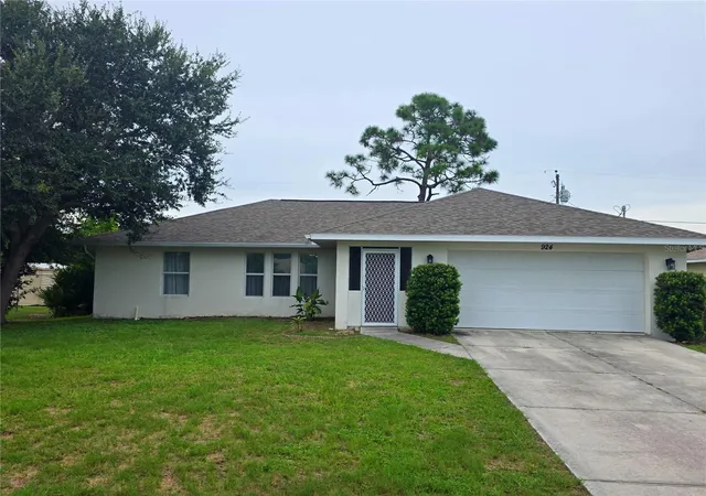 Photo 2 of Single family home for sale at 924 Euclid, Venice, FL 34293 | MLS# N6146048 | Listing updated on 2026-10-06