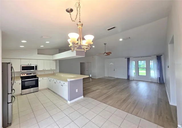 Photo 3 of Single family home for sale at 924 Euclid, Venice, FL 34293 | MLS# N6146048 | Listing updated on 2026-10-06