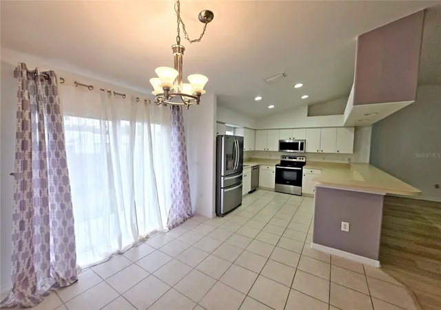 Photo 4 of Single family home for sale at 924 Euclid, Venice, FL 34293 | MLS# N6146048 | Listing updated on 2026-10-06