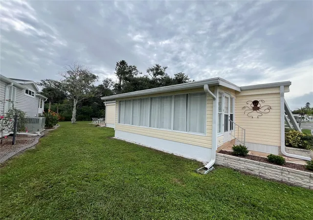 Photo 4 of Manufactured home for sale at 623 Cervina Dr, Venice, FL 34285 | MLS# N6146049 | Listing updated on 2026-10-04