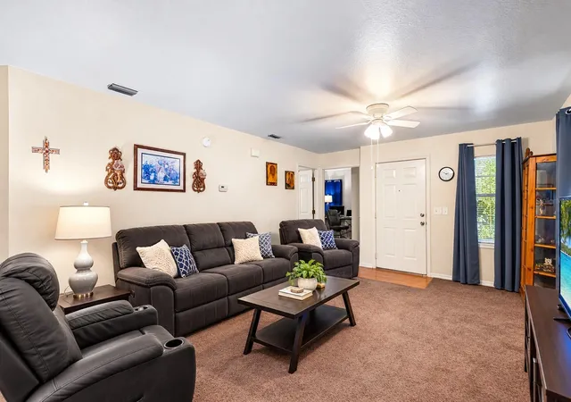 Photo 4 of Single family home for sale at 1703 Oakland Rd W, Lakeland, FL 33801 | MLS# P4940068 | Listing updated on 2026-10-04