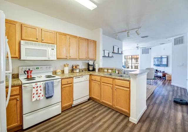 Photo 2 of Condo for sale at 5550 E Michigan St #2306, Orlando, FL 32822 | MLS# O6447089 | Listing updated on 2026-10-04