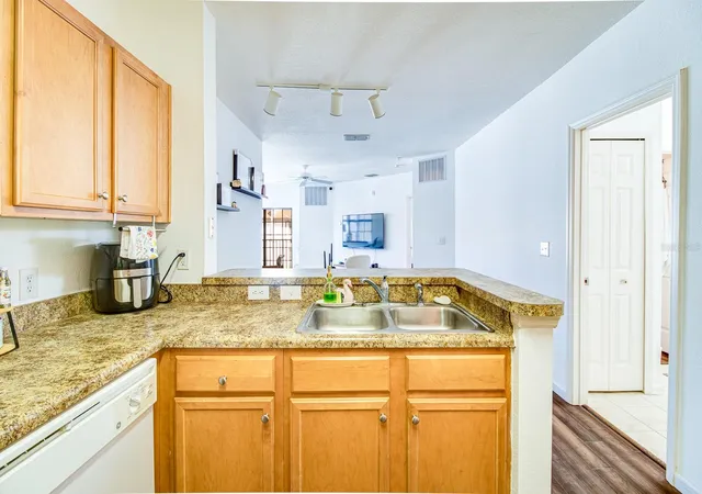 Photo 4 of Condo for sale at 5550 E Michigan St #2306, Orlando, FL 32822 | MLS# O6447089 | Listing updated on 2026-10-04