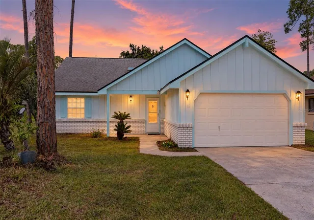 Photo 1 of Single family home for sale at 10 Wedgewood Ln, Palm Coast, FL 32164 | MLS# FC321896 | Listing updated on 2026-10-10