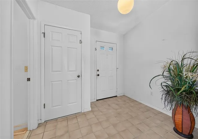 Photo 3 of Single family home for sale at 10 Wedgewood Ln, Palm Coast, FL 32164 | MLS# FC321896 | Listing updated on 2026-10-10