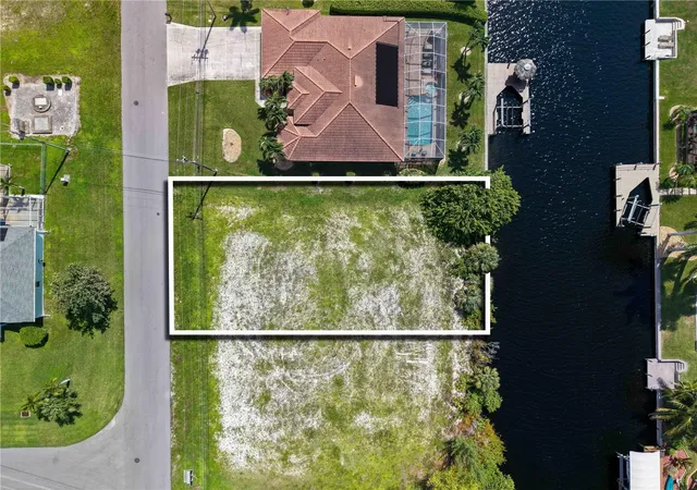 Photo 2 of Land for sale at 3818 Sw 19th Place, Cape Coral, FL 33914 | MLS# R4912095 | Listing updated on 2026-10-10