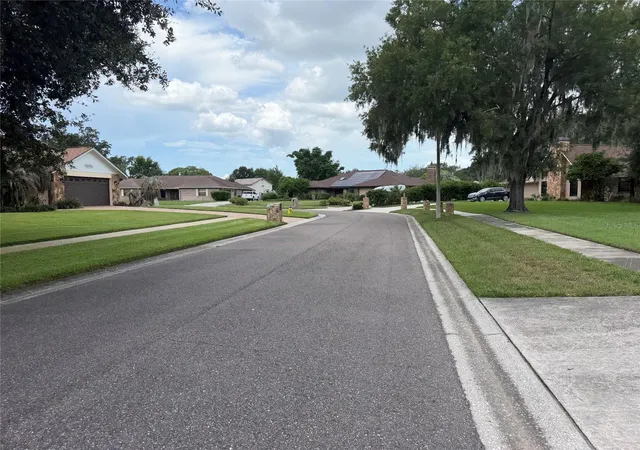 Photo 2 of Single family home for sale at 4614 Duxberry Ln, Valrico, FL 33594 | MLS# TB8554687 | Listing updated on 2026-10-07
