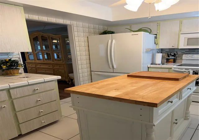 Photo 4 of House for sale at 1807 University Pl #151, Sarasota, FL 34235 | MLS# TB8554698 | Listing updated on 2026-10-04