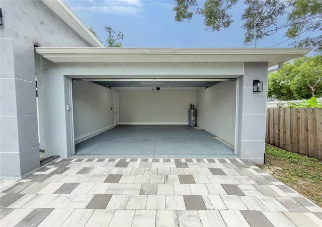 Photo 3 of Single family home for sale at 3920 W Crenshaw St, Tampa, FL 33614 | MLS# W7890065 | Listing updated on 2026-10-04