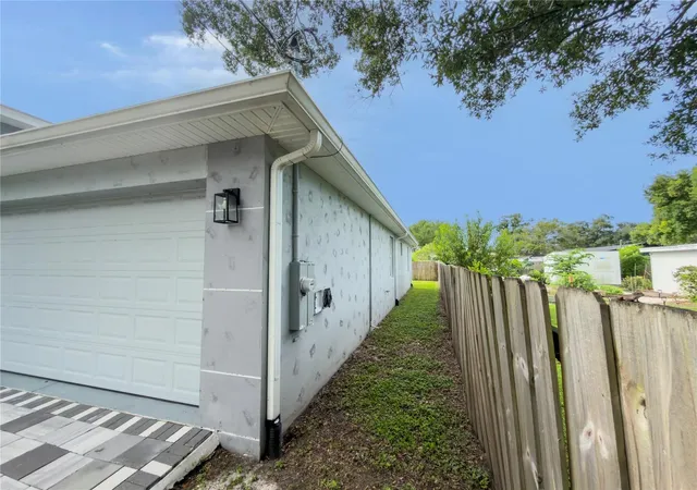 Photo 3 of Single family home for sale at 3920 W Crenshaw St, Tampa, FL 33614 | MLS# W7890065 | Listing updated on 2026-10-04