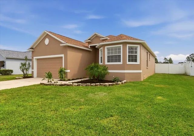 Photo 3 of Single family home for sale at 5014 Yellowtop Loop, Lakeland, FL 33811 | MLS# L4965532 | Listing updated on 2026-10-05