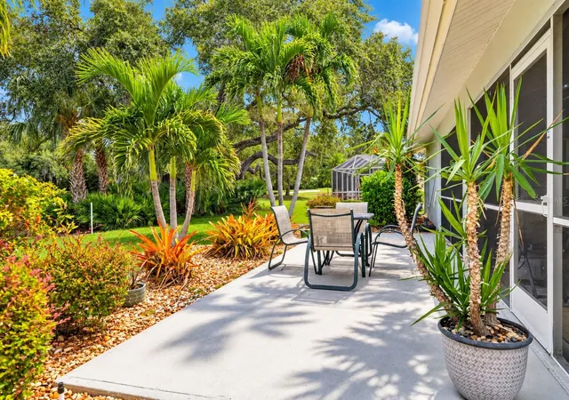 Photo 4 of Single family home for sale at 6905 Stone River, Bradenton, FL 34203 | MLS# A4708418 | Listing updated on 2026-10-07