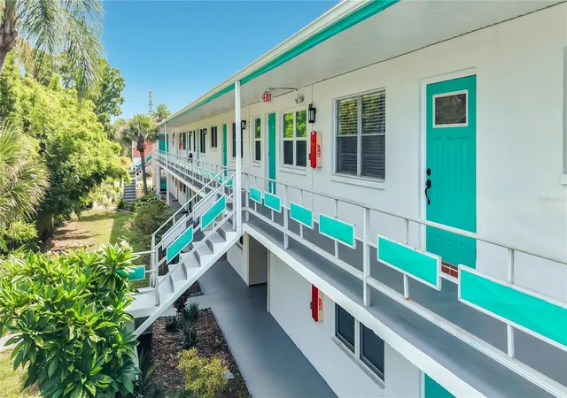Photo 3 of Condo for sale at 6100 21st Street N #17, Saint Petersburg, FL 33714 | MLS# TB8554705 | Listing updated on 2026-10-06