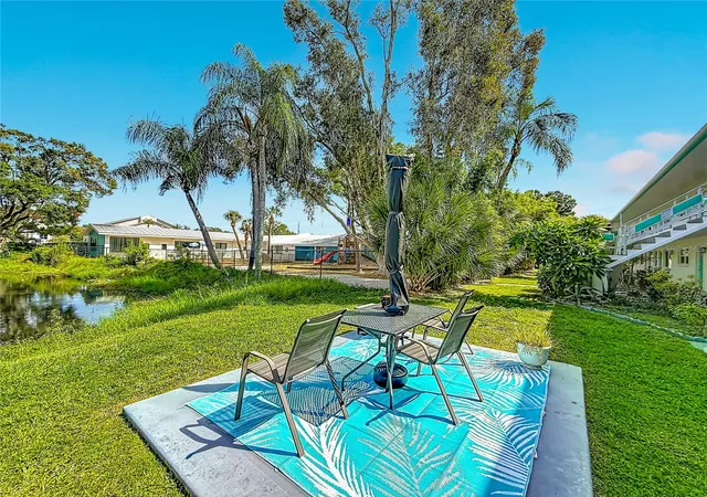 Photo 4 of Condo for sale at 6100 21st Street N #17, Saint Petersburg, FL 33714 | MLS# TB8554705 | Listing updated on 2026-10-06