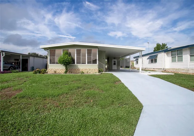 Photo 1 of Manufactured home for sale at 717 Surrey Pl, Leesburg, FL 34748 | MLS# G5118608 | Listing updated on 2026-10-22