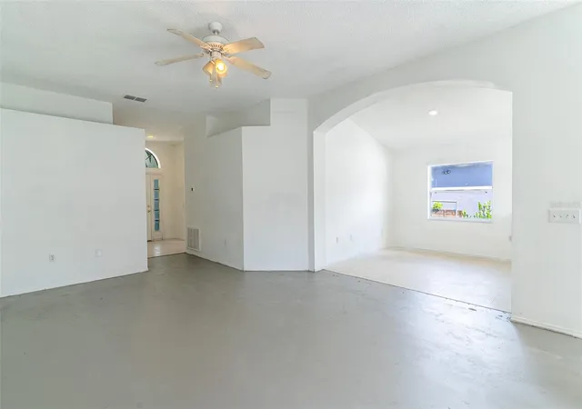 Photo 2 of Single family home for sale at 183 Osprey Hts Dr, Winter Haven, FL 33880 | MLS# L4965534 | Listing updated on 2026-10-09
