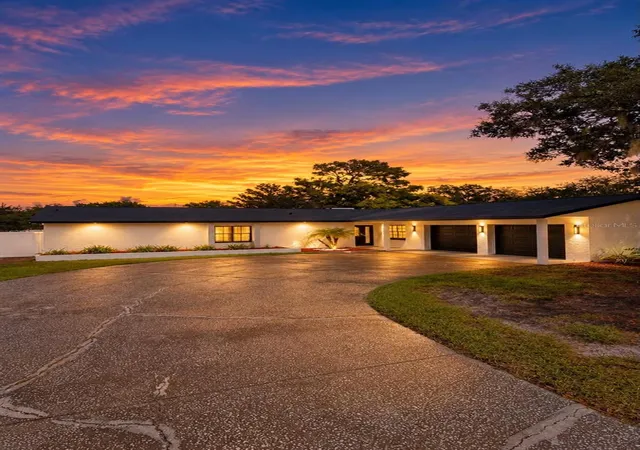 Photo 2 of Single family home for sale at 524 Wynnwood Dr, Brandon, FL 33511 | MLS# TB8554712 | Listing updated on 2026-10-05