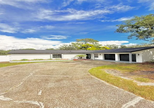 Photo 3 of Single family home for sale at 524 Wynnwood Dr, Brandon, FL 33511 | MLS# TB8554712 | Listing updated on 2026-10-05