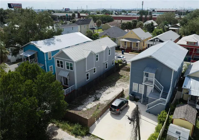 Photo 3 of Land for sale at 1912 E Columbus Dr, Tampa, FL 33605 | MLS# O6447114 | Listing updated on 2026-10-04