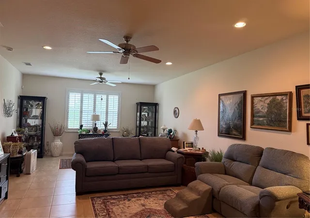 Photo 4 of House for sale at 1657 Vienna Sq Dr, Winter Haven, FL 33884 | MLS# P4940070 | Listing updated on 2026-10-04