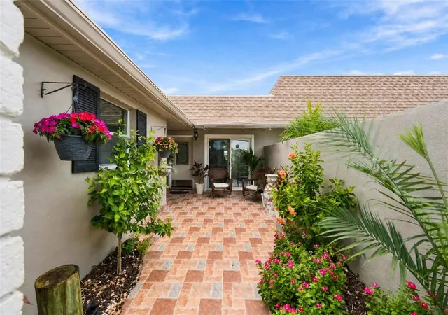 Photo 1 of House for sale at 427 Boca Ciega Point Blvd N, Saint Petersburg, FL 33708 | MLS# TB8554713 | Listing updated on 2026-10-05
