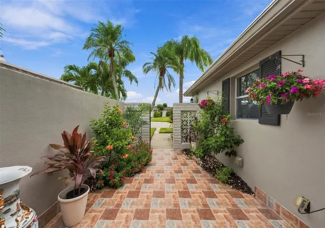 Photo 2 of House for sale at 427 Boca Ciega Point Blvd N, Saint Petersburg, FL 33708 | MLS# TB8554713 | Listing updated on 2026-10-05