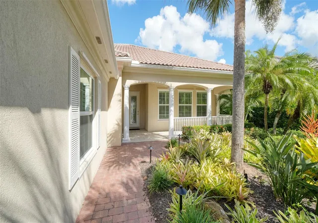 Photo 1 of Single family home for sale at 5924 Mariposa Ln, Sarasota, FL 34238 | MLS# A4708422 | Listing updated on 2026-10-23