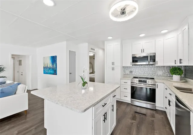 Photo 4 of Manufactured home for sale at 5660 Wood St, Port Orange, FL 32127 | MLS# O6447121 | Listing updated on 2026-10-04