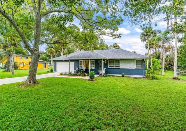 Photo 1 of Single family home for sale at 555 Ridge Blvd, South Daytona, FL 32119 | MLS# O6447122 | Listing updated on 2026-10-04