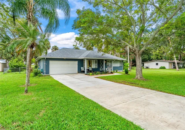Photo 2 of Single family home for sale at 555 Ridge Blvd, South Daytona, FL 32119 | MLS# O6447122 | Listing updated on 2026-10-04