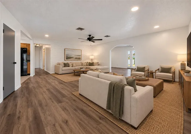 Photo 2 of Single family home for sale at 4014 Alabama Ave Ne, Saint Petersburg, FL 33703 | MLS# TB8554722 | Listing updated on 2026-10-05