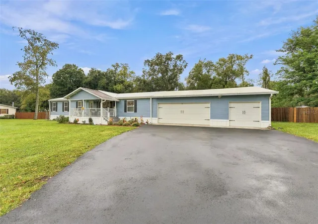 Photo 3 of Manufactured home for sale at 13429 Riada Way, Dade City, FL 33525 | MLS# TB8554724 | Listing updated on 2026-10-06