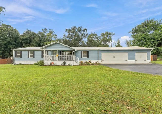 Photo 4 of Manufactured home for sale at 13429 Riada Way, Dade City, FL 33525 | MLS# TB8554724 | Listing updated on 2026-10-06