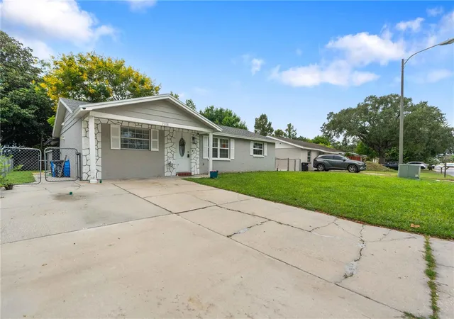 Photo 2 of Single family home for sale at 7208 Dipaola Dr, Hudson, FL 34667 | MLS# W7890070 | Listing updated on 2026-10-09