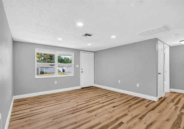 Photo 3 of Single family home for sale at 9516 Gray Fox Ln, Port Richey, FL 34668 | MLS# TB8554726 | Listing updated on 2026-10-04