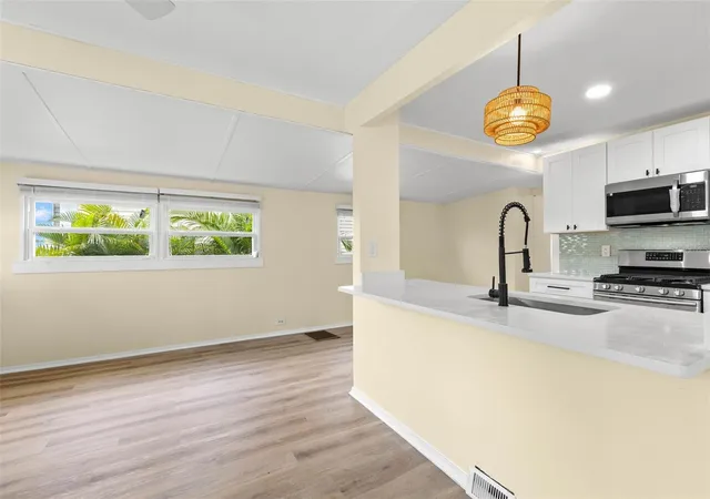 Photo 4 of Manufactured home for sale at 6830 Americana Dr NE #127, Saint Petersburg, FL 33702 | MLS# TB8554729 | Listing updated on 2026-10-04