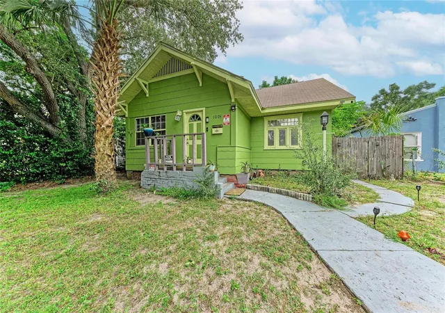 Photo 1 of Single family home for sale at 1005 16th Avenue S, Saint Petersburg, FL 33705 | MLS# A4708423 | Listing updated on 2026-10-07