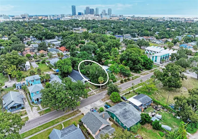 Photo 2 of Single family home for sale at 1005 16th Avenue S, Saint Petersburg, FL 33705 | MLS# A4708423 | Listing updated on 2026-10-07