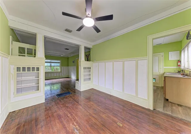 Photo 3 of Single family home for sale at 1005 16th Avenue S, Saint Petersburg, FL 33705 | MLS# A4708423 | Listing updated on 2026-10-07