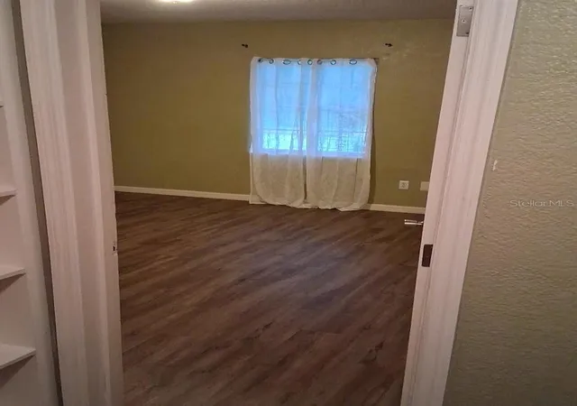 Photo 3 of Single family home for sale at 306 N Moss St, Leesburg, FL 34748 | MLS# O6447133 | Listing updated on 2026-10-11