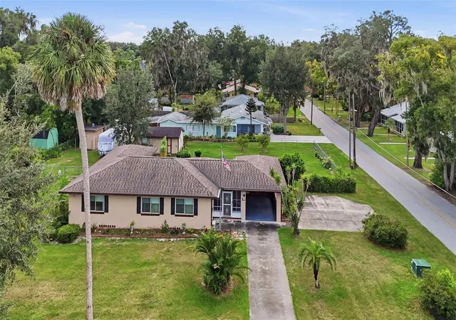 Photo 1 of Sale Pending at 736 W Rich Ave, Deland, FL 32720 | MLS# V4951652 | Listing updated on 2026-10-08