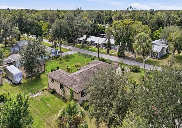 Photo 2 of Sale Pending at 736 W Rich Ave, Deland, FL 32720 | MLS# V4951652 | Listing updated on 2026-10-08