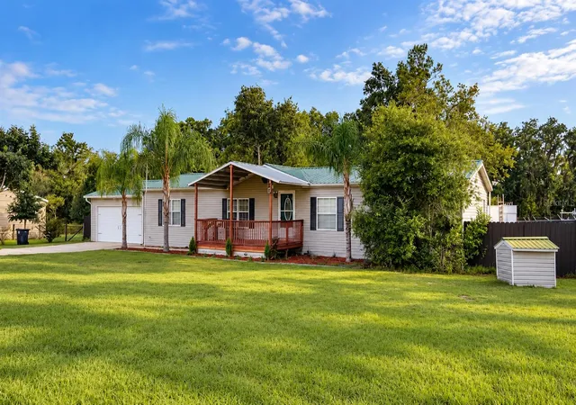Photo 3 of Manufactured home for sale at 12831 Hawk Hl Dr, Thonotosassa, FL 33592 | MLS# TB8554750 | Listing updated on 2026-10-08