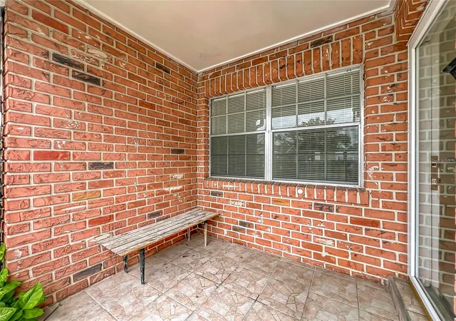 Photo 3 of Townhouse for sale at 1225 Carriage Ln #1, Orlando, FL 32807 | MLS# O6447144 | Listing updated on 2026-10-08