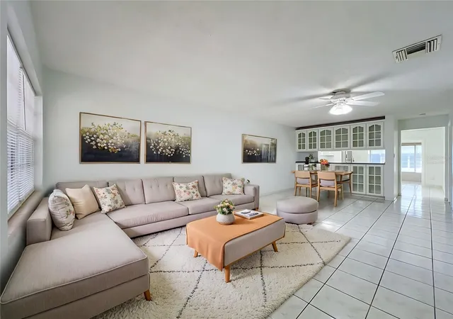 Photo 4 of Townhouse for sale at 1225 Carriage Ln #1, Orlando, FL 32807 | MLS# O6447144 | Listing updated on 2026-10-08